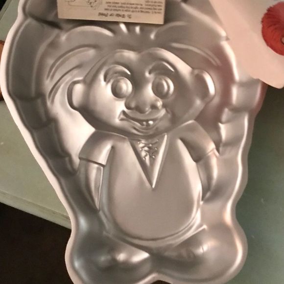 Vintage Wilton Trolls Aluminum Cake Pan - Picture 4 of 9